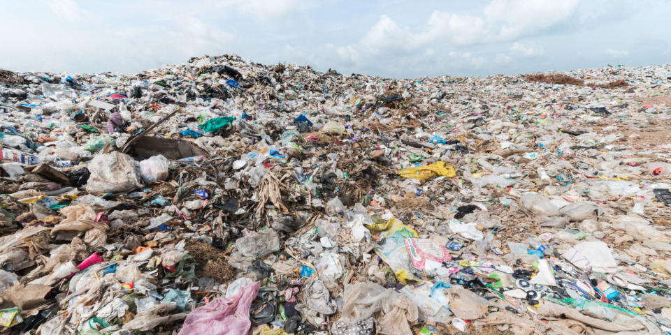 Eine Müll-Deponie in Thailand, Stadtgemeinde, Provinz Lop Buri